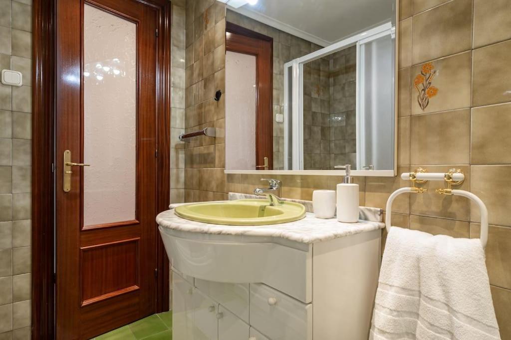 Apartamento Trisquel Gijón Eksteriør billede